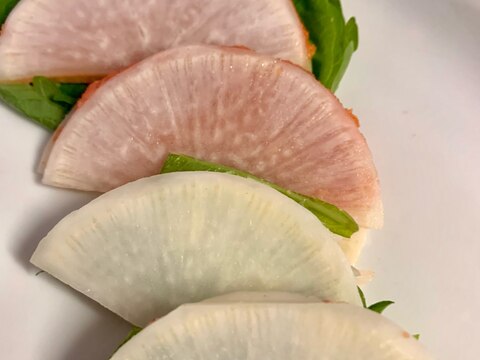 だいこんの挟みおつまみ2種(明太子、大葉カニカマ)